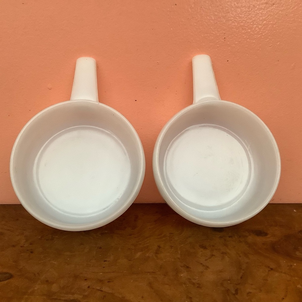 2 Vintage Soup Bowls With Handles Milk Glass Bake 1970 J2639 14oz USA OvenWare